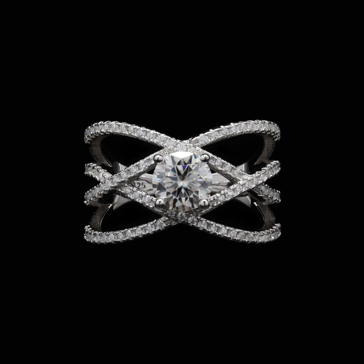 Round cut moissanite ring in silver