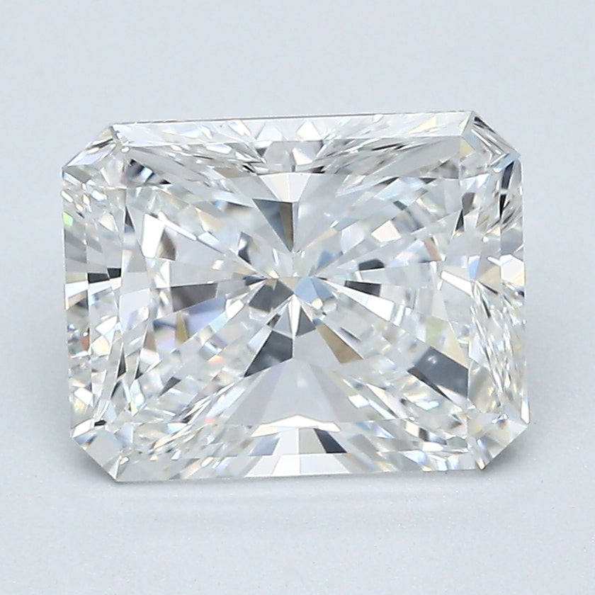 Radiant cut moissanite