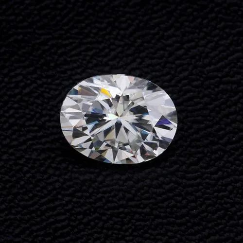 Oval cut moissanite